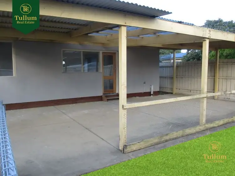 Fifth view of Homely house listing, 25 Ainsleigh Court, Cranbourne VIC 3977