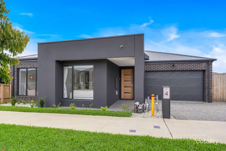 4 Madura Promenade, Mickleham VIC 3064