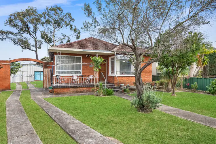 85 Canarys Road, Roselands NSW 2196