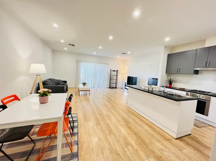 13-15 Piccadilly Crescent