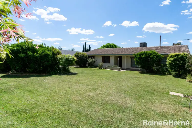 25 Dalkeith Avenue, Lake Albert NSW 2650