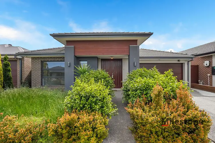11 Marshy Avenue, Cranbourne East VIC 3977