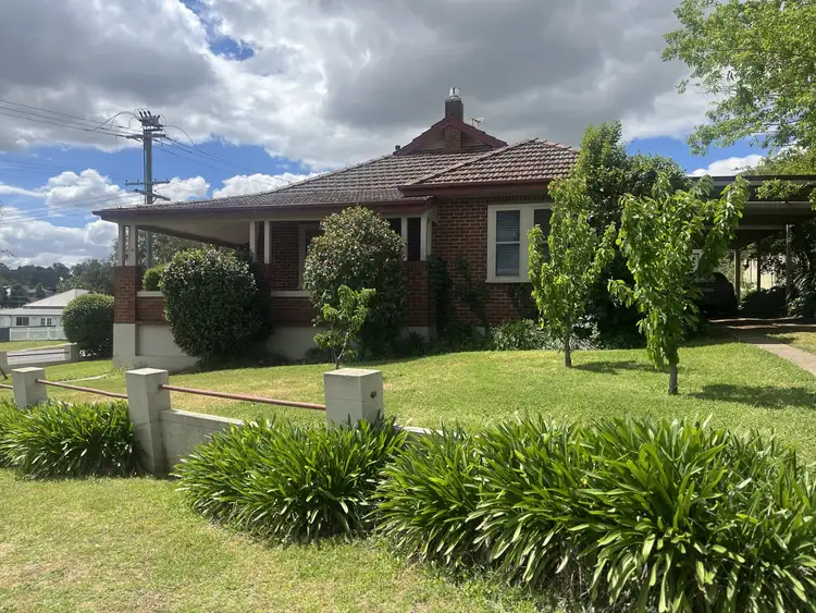 61 Edwards Street, Young NSW 2594