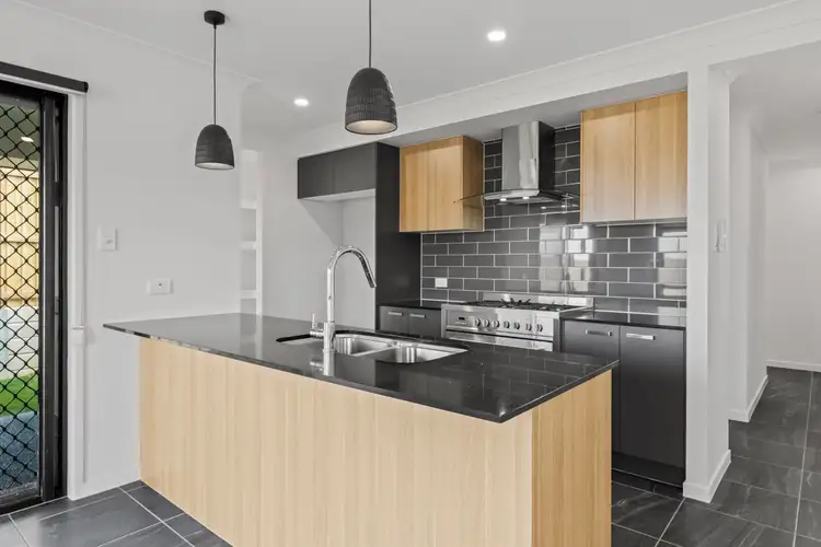 1/7 Mernick Court, Bahrs Scrub QLD 4207