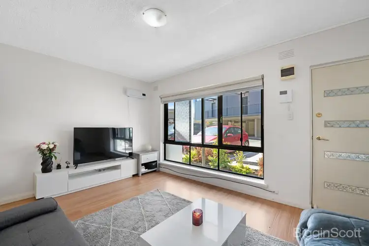 2/101 Ballarat Road, Maidstone VIC 3012