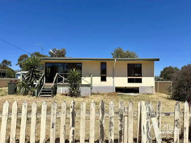 11 Battery Street, Muluckine WA 6401