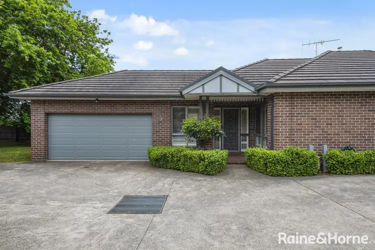 3/8a Howey Street, Gisborne VIC 3437