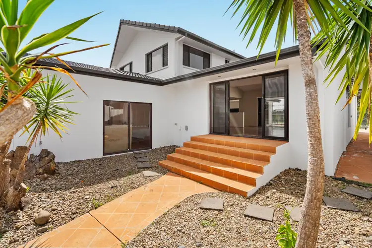 3 Monterey Court, Broadbeach Waters QLD 4218