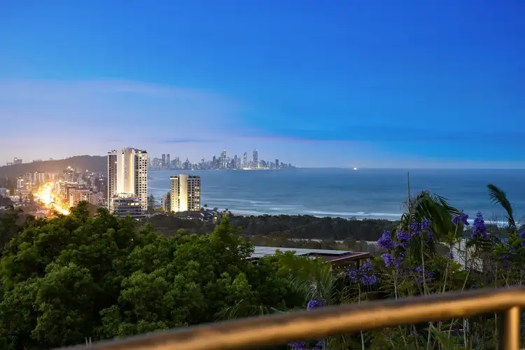 10 Pall Mall Avenue, Currumbin QLD 4223