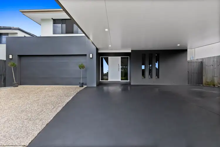 7 Bounty Way, Pacific Pines QLD 4211