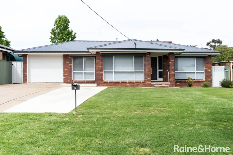 10 Azalea Place, Lake Albert NSW 2650