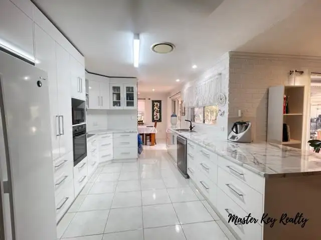 13 Mcilhatton St, Wondai QLD 4606