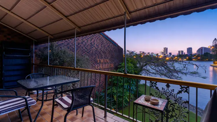 3/47 Hooker Boulevard, Broadbeach Waters QLD 4218