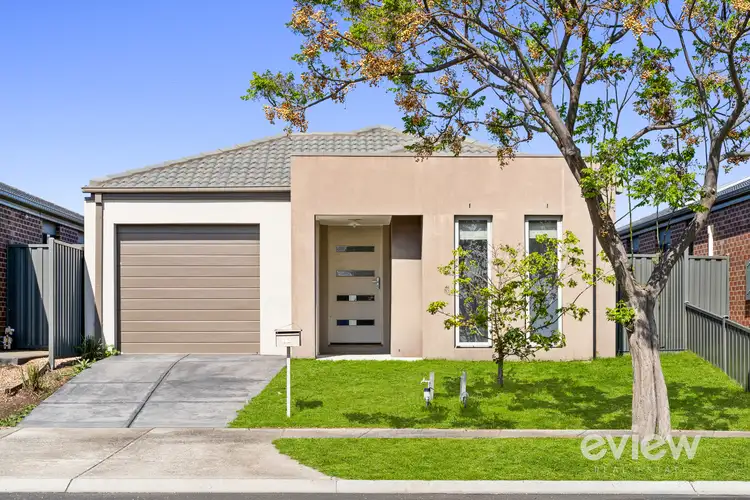 15 Springwood Terrace, Manor Lakes VIC 3024