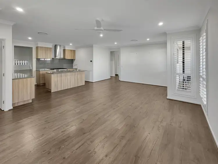 8 Macquarie St, Coomera QLD 4209