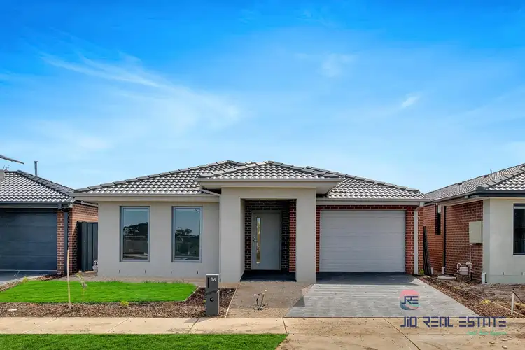 16 Pintail Drive, Melton South VIC 3338