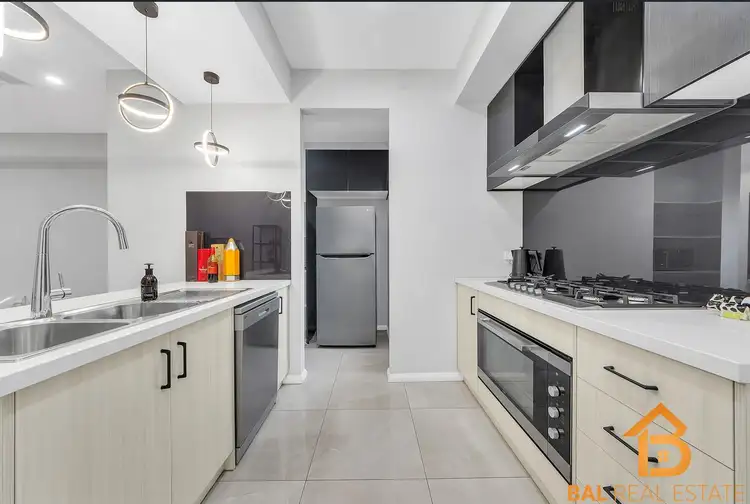 Fourth view of Homely house listing, 5 Linburn Street, Thornhill Park VIC 3335