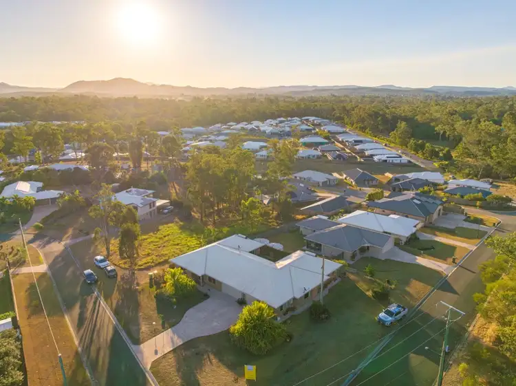 2 Rosewood Court, Southside QLD 4570