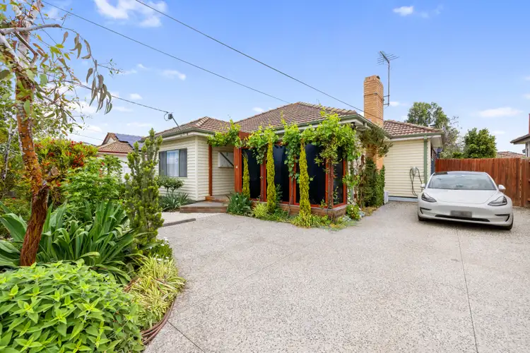 27 Huxtable Avenue, Altona North VIC 3025