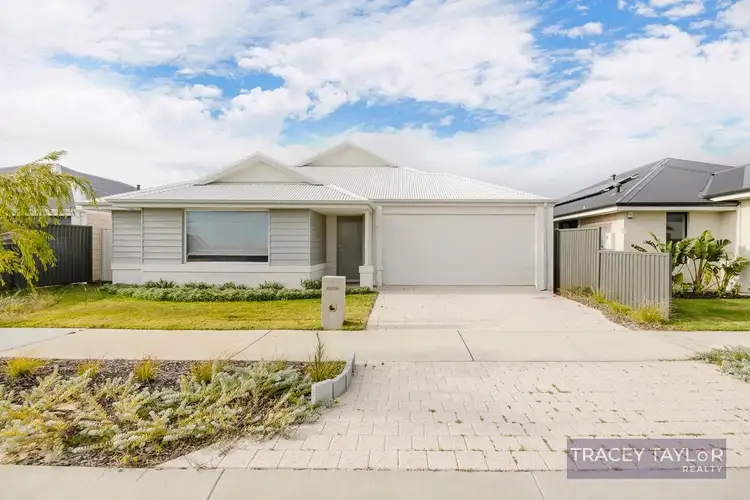 6 Ovata Way, Jindalee WA 6036