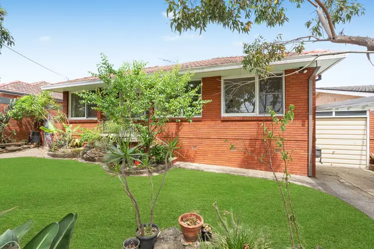 11 Waycott Avenue, Kingsgrove NSW 2208