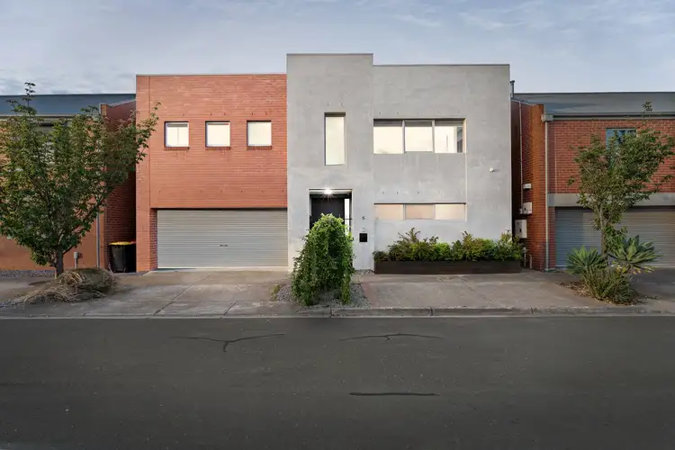 5 Brinton Lane, Caroline Springs VIC 3023