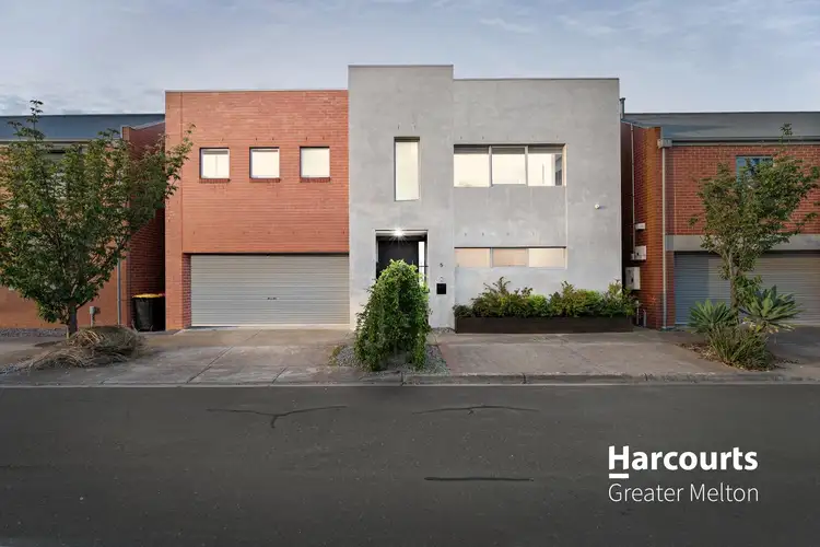 5 Brinton Lane, Caroline Springs VIC 3023