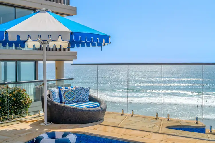 4/3511 Main Beach Parade, Main Beach QLD 4217