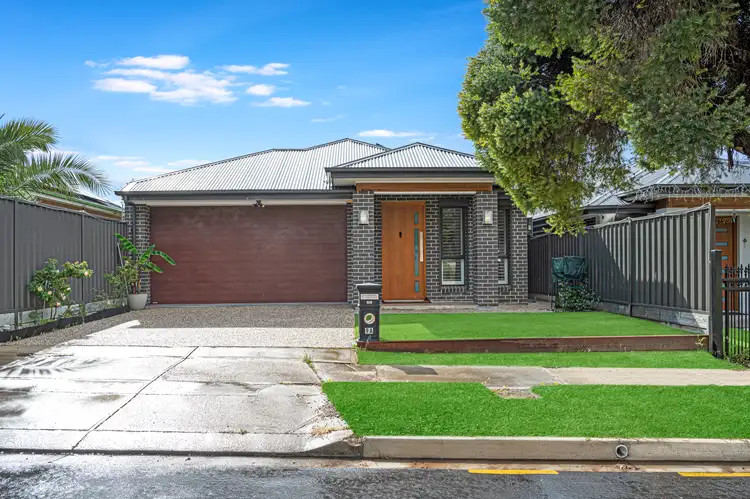 9A James Avenue, Northfield SA 5085