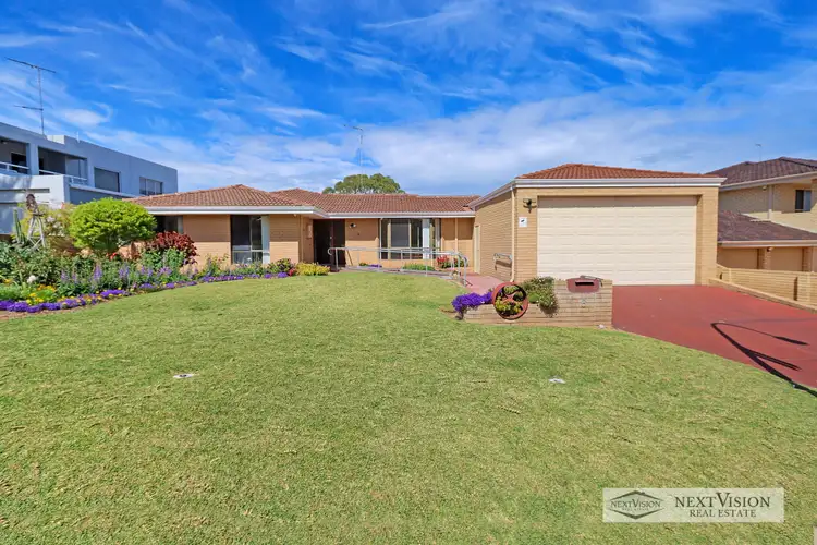 6 Amity Blvd, Coogee WA 6166