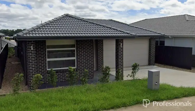 12 Walter Street, Thirlmere NSW 2572