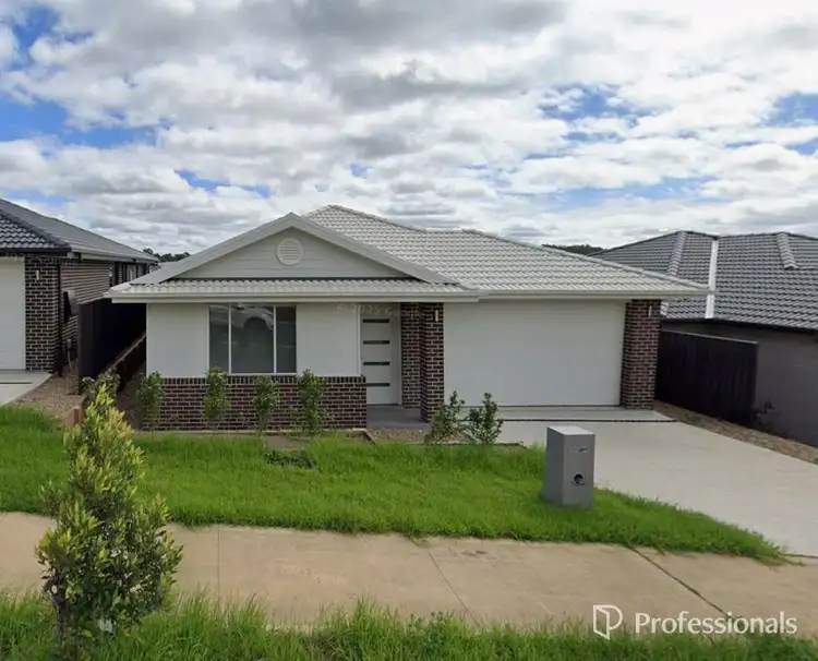 24 Walter Street, Thirlmere NSW 2572