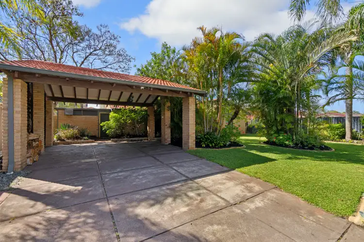 13 Regal Drive, Thornlie WA 6108