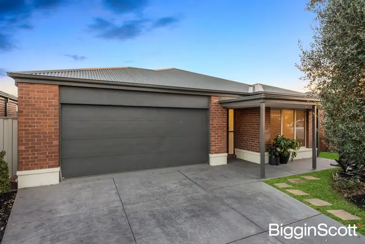 10 Creekview Avenue, Pakenham VIC 3810