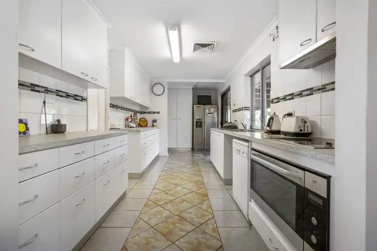 11 Blackwood Crescent, Dampier WA 6713