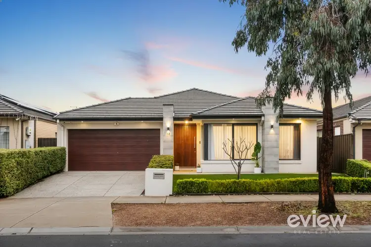 18 Nutmeg Parade, Manor Lakes VIC 3024