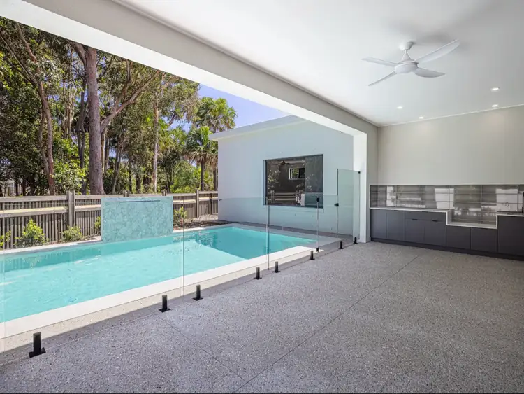 1 Gahnia Court, Banksia Beach QLD 4507