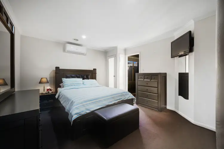 Fifth view of Homely house listing, 33 Mckenzie Crescent, Roxburgh Park VIC 3064