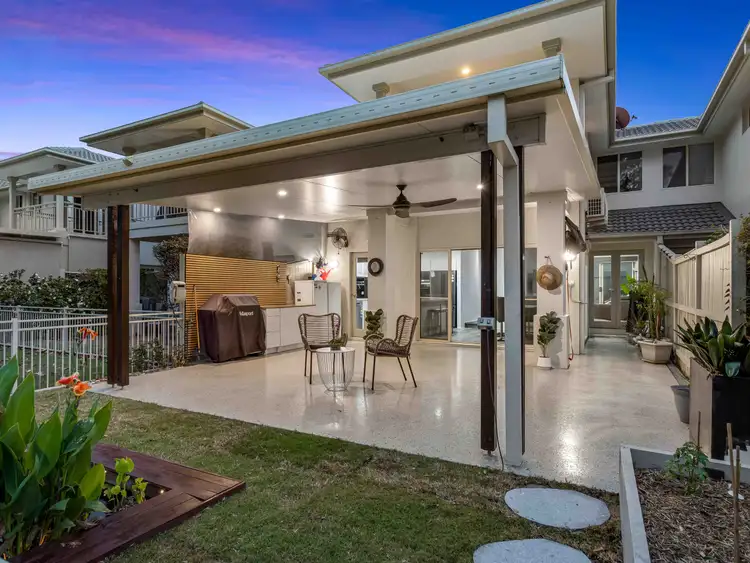 8133 Magnolia Drive West, Hope Island QLD 4212