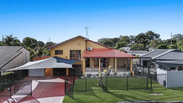 17 Lowanna Drive, Ashmore QLD 4214