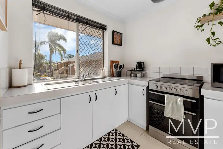 Sixth view of Homely apartment listing, 27/2 Pinewood Avenue, Kardinya WA 6163