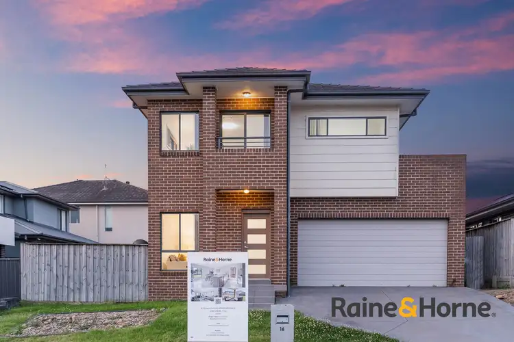 16 Nangar Crescent