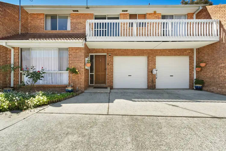 1/32 Clamp Place, Greenway ACT 2900