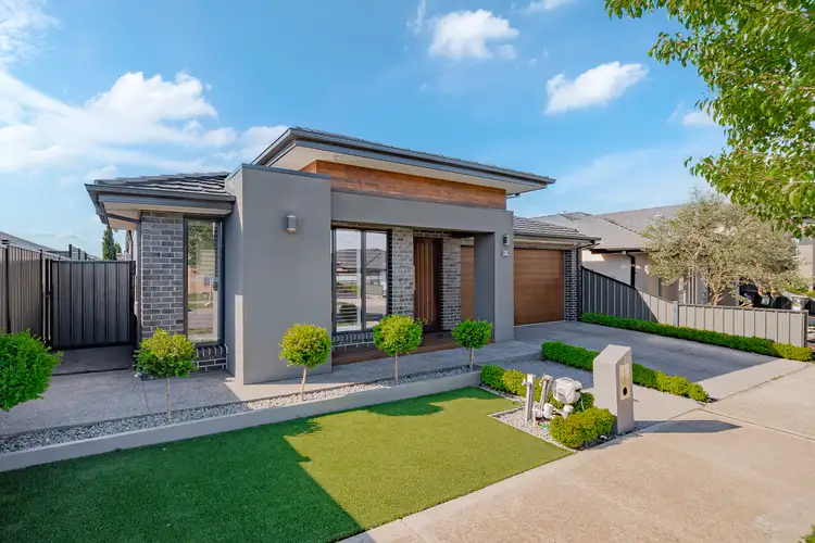 Second view of Homely house listing, 3 Liewah Circuit, Craigieburn VIC 3064