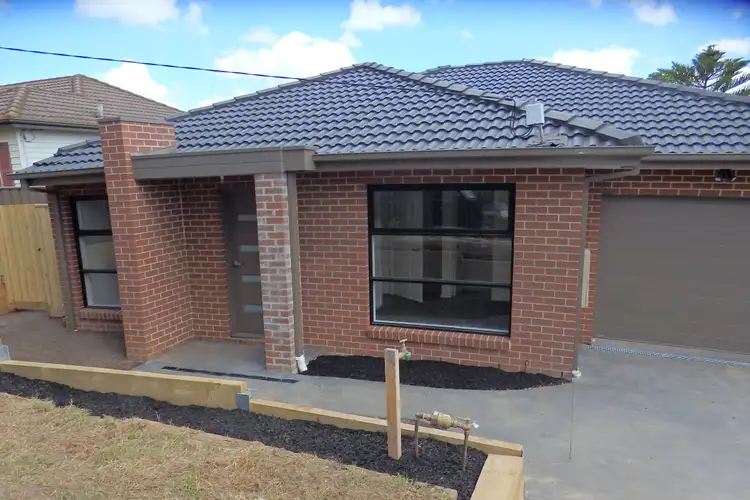 8 Allison Avenue, Eumemmerring VIC 3177