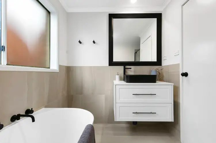 Fifth view of Homely house listing, 10 Brayford Nook, Craigieburn VIC 3064