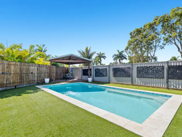 1 Rosswood Court, Helensvale QLD 4212