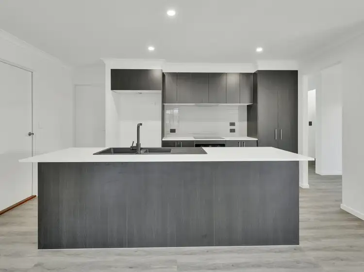 9 Pulsar Street, Flagstone QLD 4280