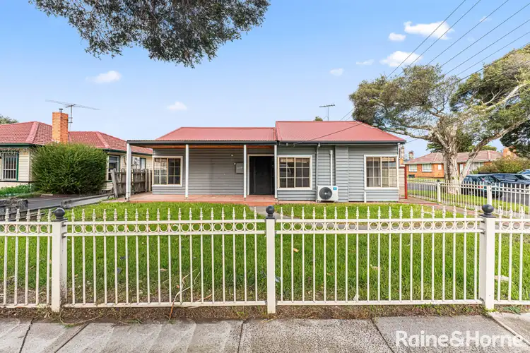18 Hatherley Grove, Altona North VIC 3025