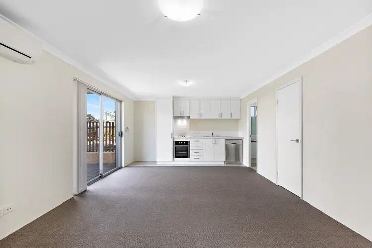 Sixth view of Homely house listing, 5A/11 Student Loop, Coolbellup WA 6163